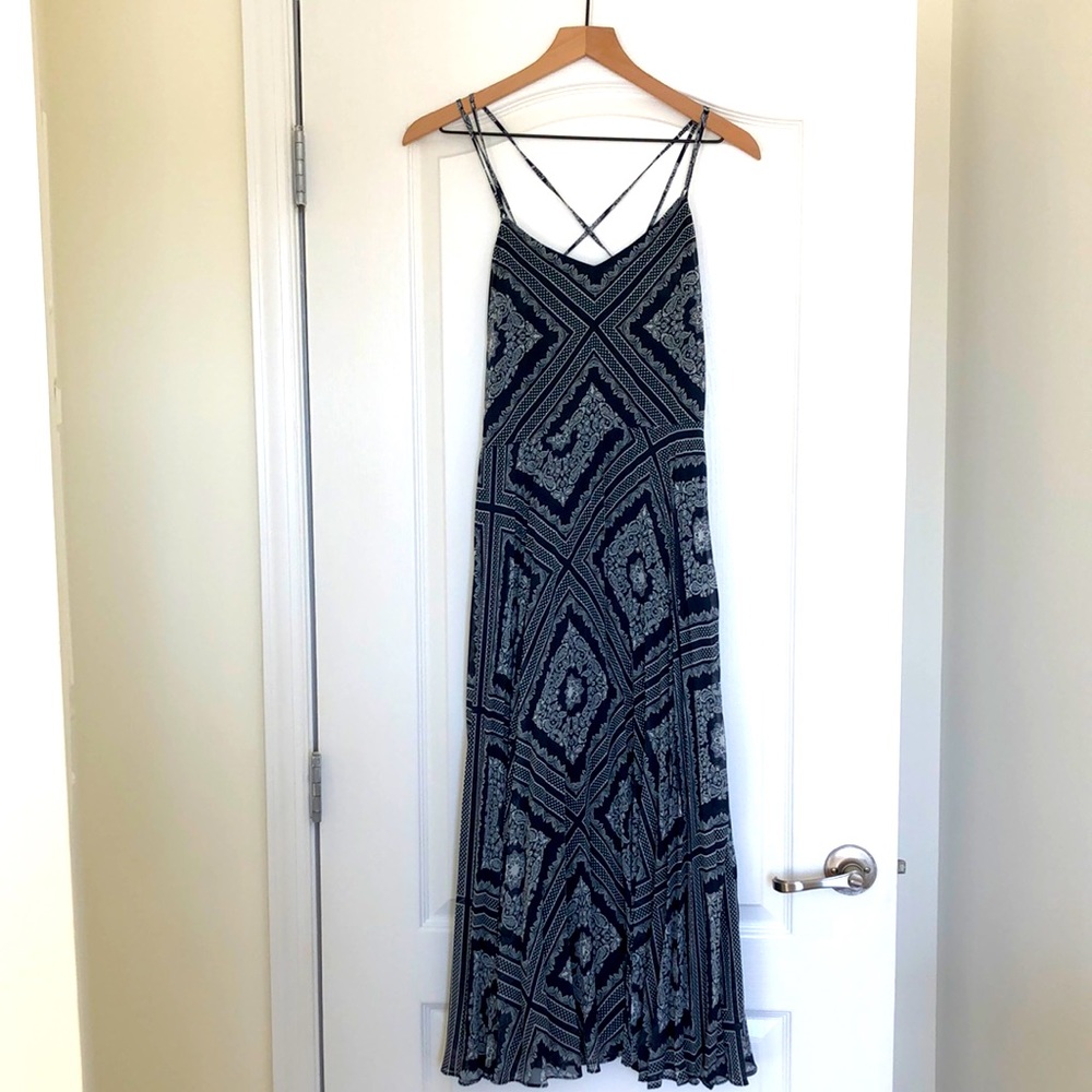 TOMMY HILFIGER SIZE 4 NAVY AND WHITE MIDI DRESS LIKE NEW CONDITION